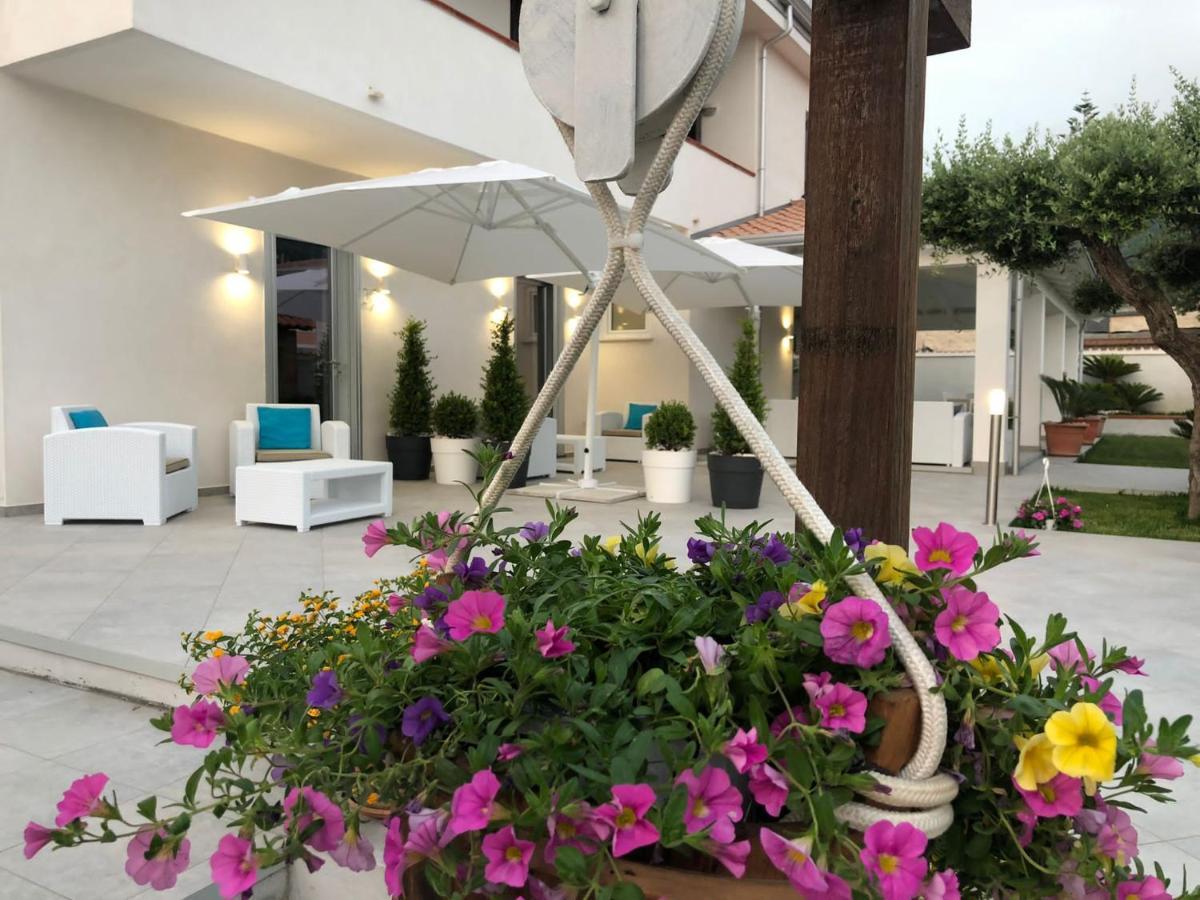 Invilla Bed&Breakfast - Quality Rooms Santa Maria di Castellabate Exteriör bild