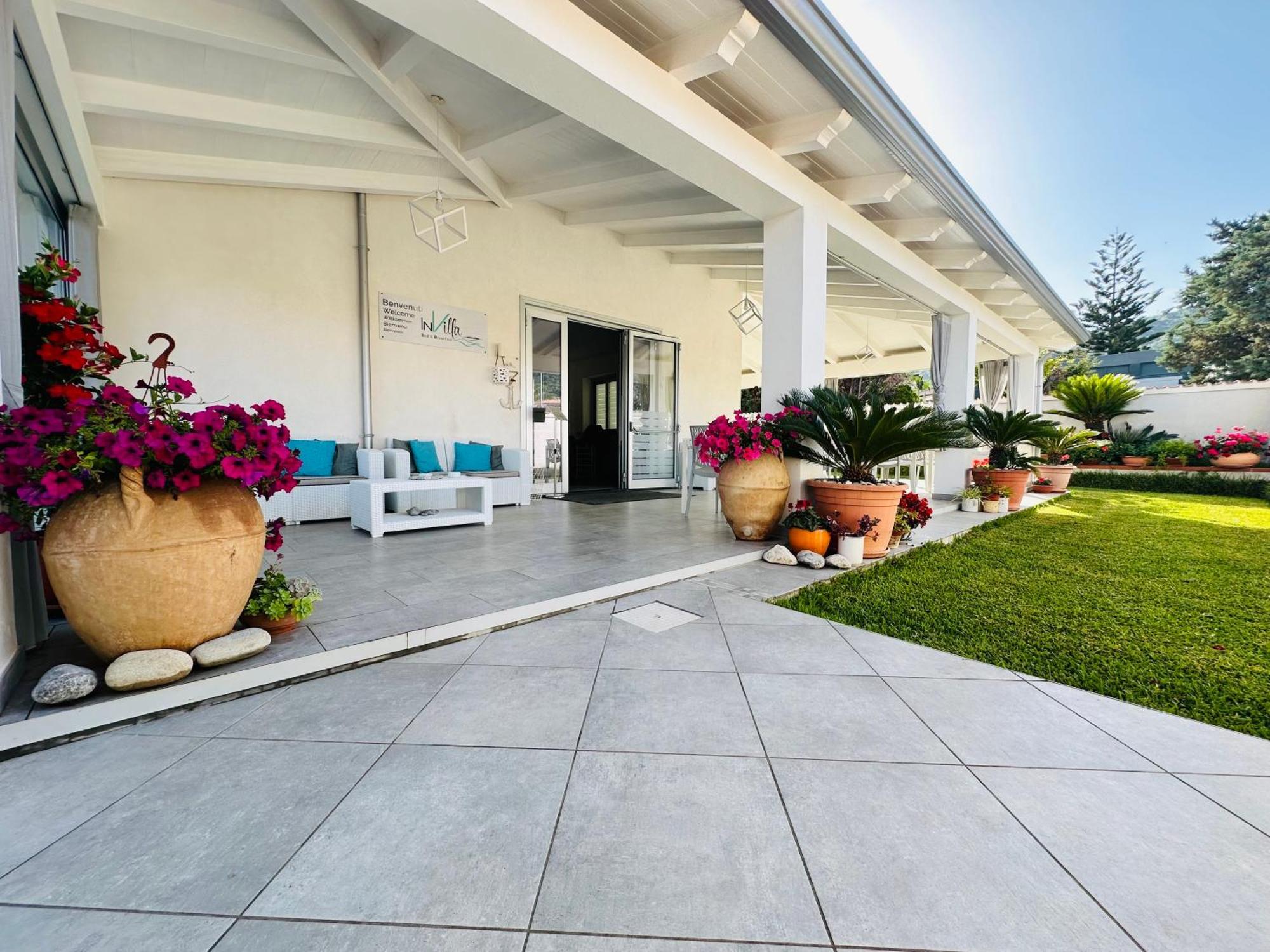 Invilla Bed&Breakfast - Quality Rooms Santa Maria di Castellabate Exteriör bild