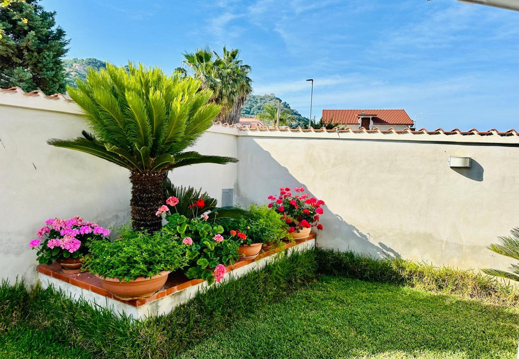 Invilla Bed&Breakfast - Quality Rooms Santa Maria di Castellabate Exteriör bild
