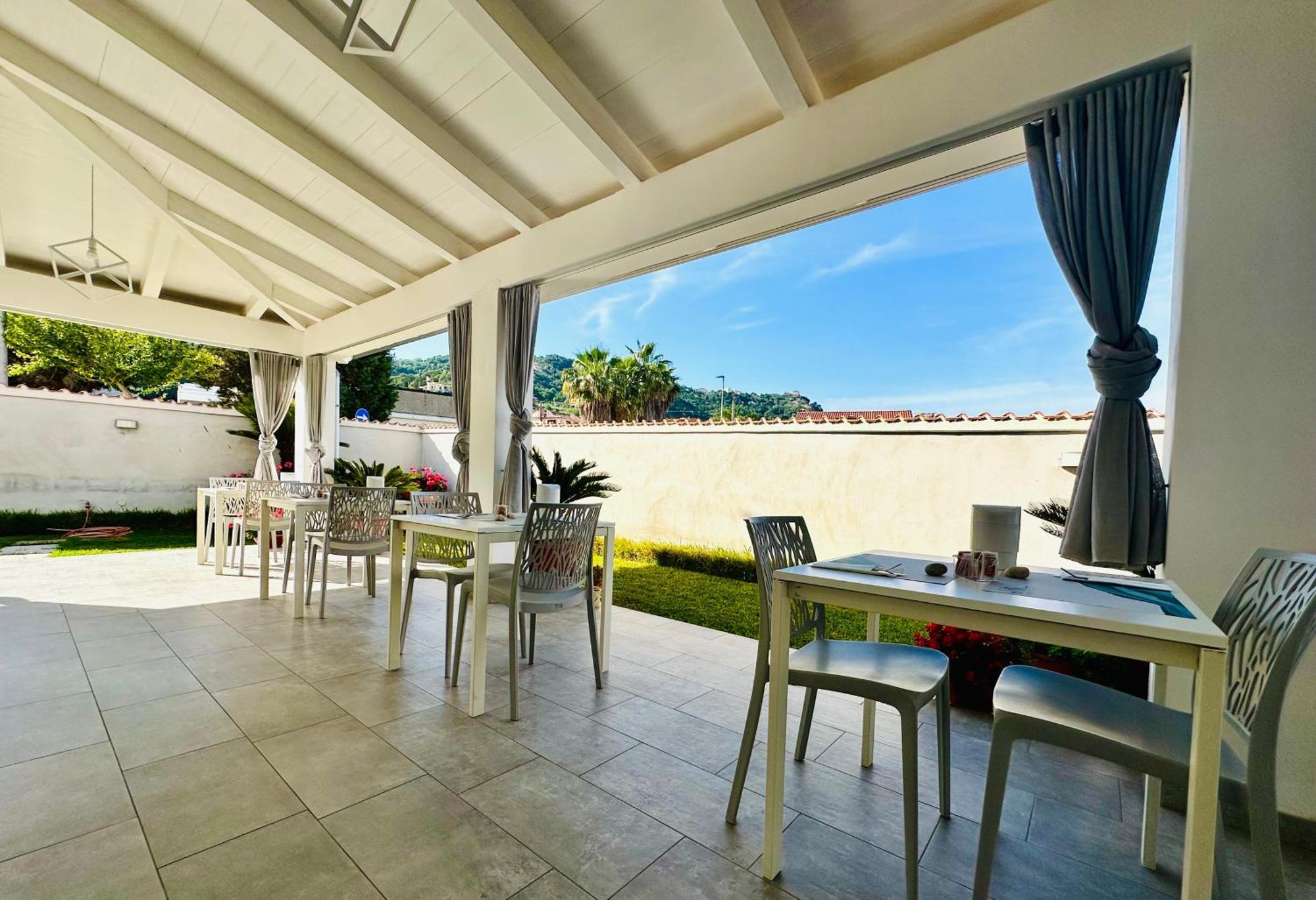 Invilla Bed&Breakfast - Quality Rooms Santa Maria di Castellabate Exteriör bild