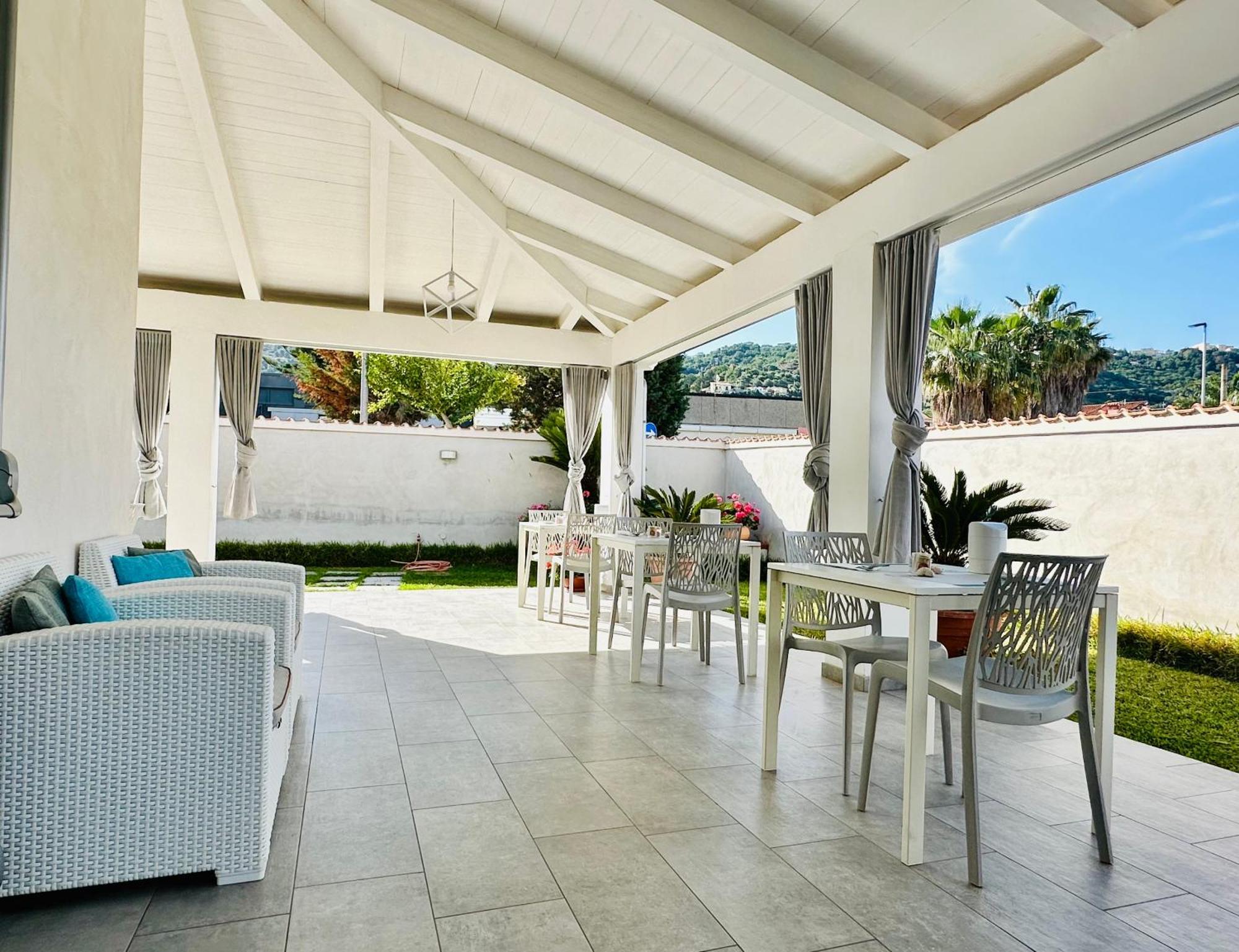 Invilla Bed&Breakfast - Quality Rooms Santa Maria di Castellabate Exteriör bild